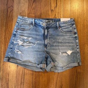 NWT American Eagle Stretch Mom Short 33/16